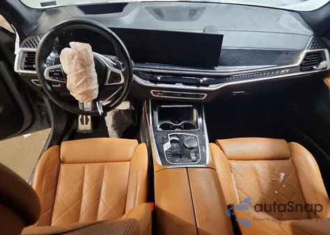 2023 BMW X7 xDrive40I z USA, uszkodzony, nr VIN 5UX23EM06P9N46670